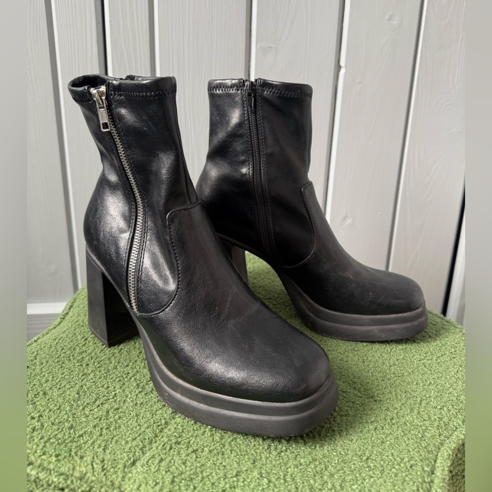 Steve Madden Black Heeled Boots
